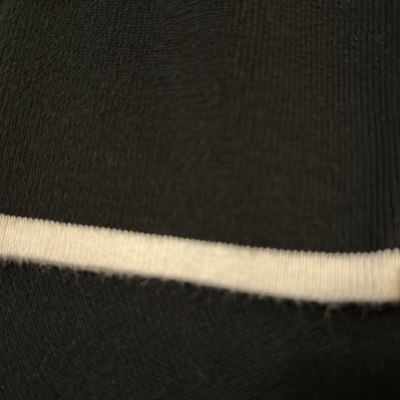 Elisabeth by Liz Claiborne black sweater size 1X.  Excellent condition. - Picture 3 of 3